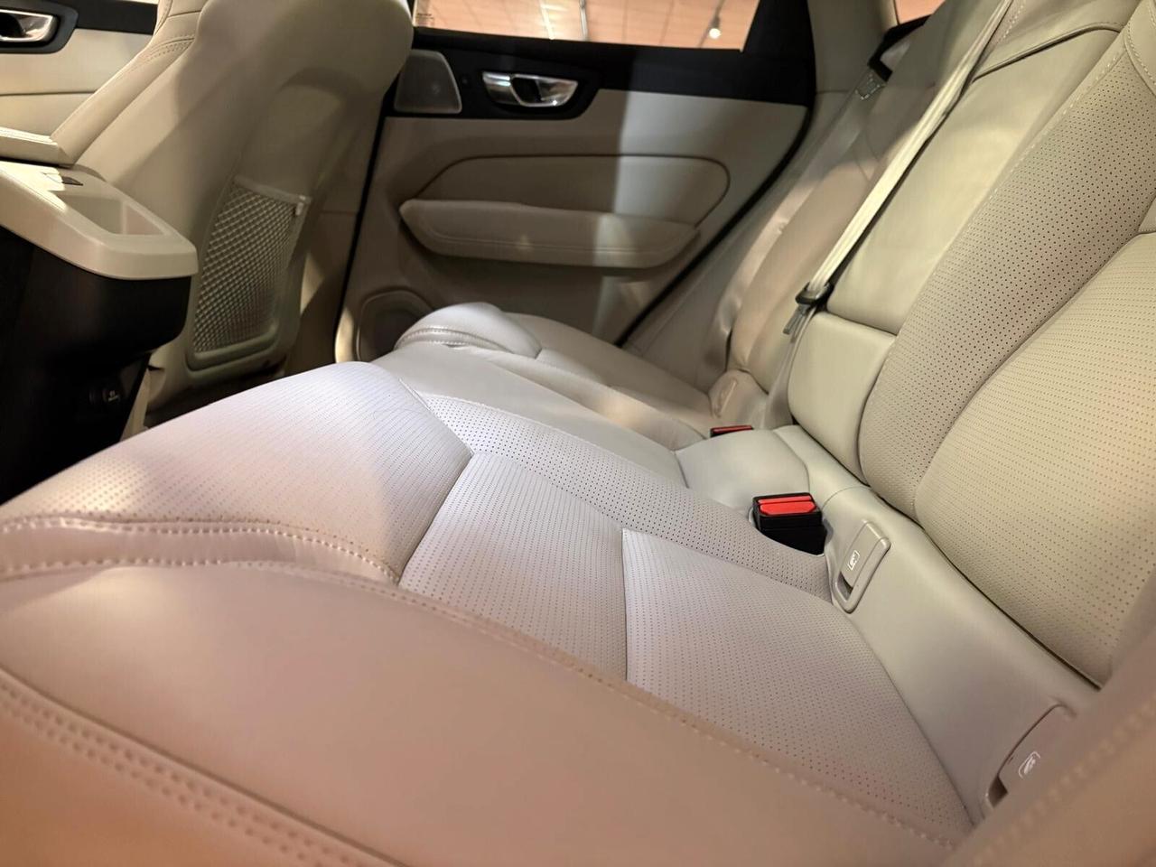 Volvo XC 60 INSCRIPTION D4 Geartronic TETTO PELLE