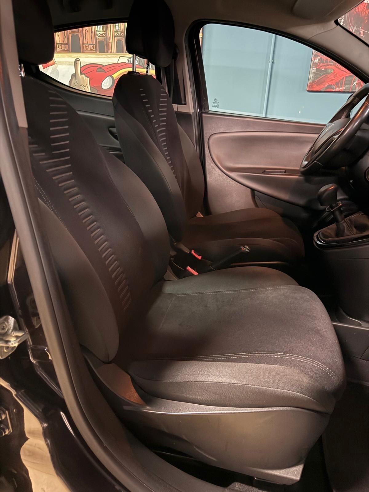 Lancia Ypsilon 1.2 69 CV 5 porte