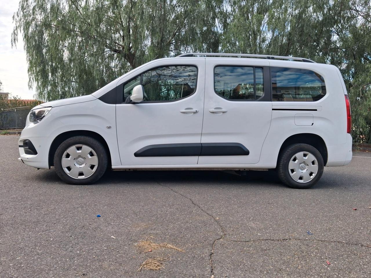 Opel Combo Life Pianale ribassato con rampa disabili in carrozzina