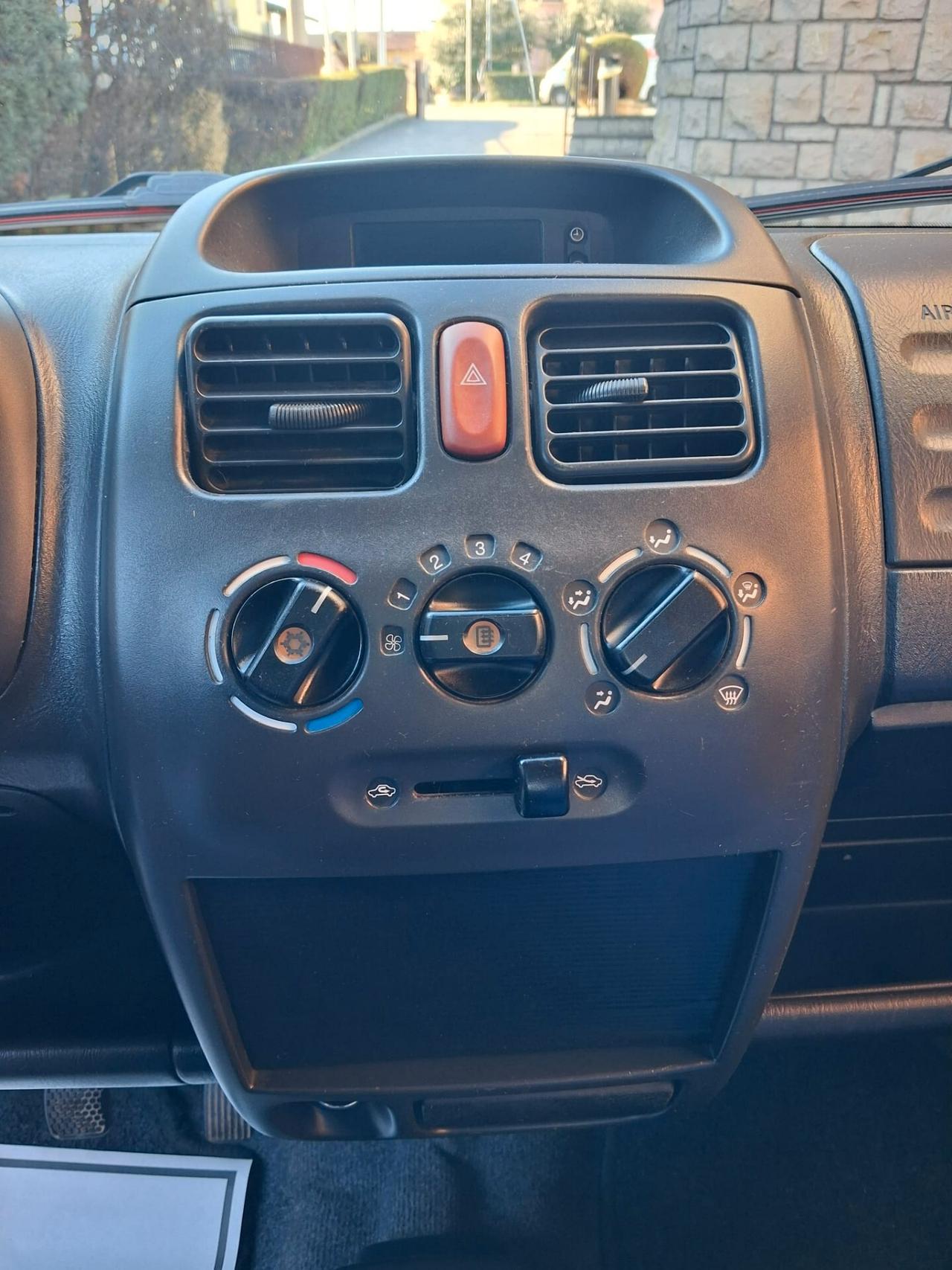 Opel Agila 1.0 12V Club