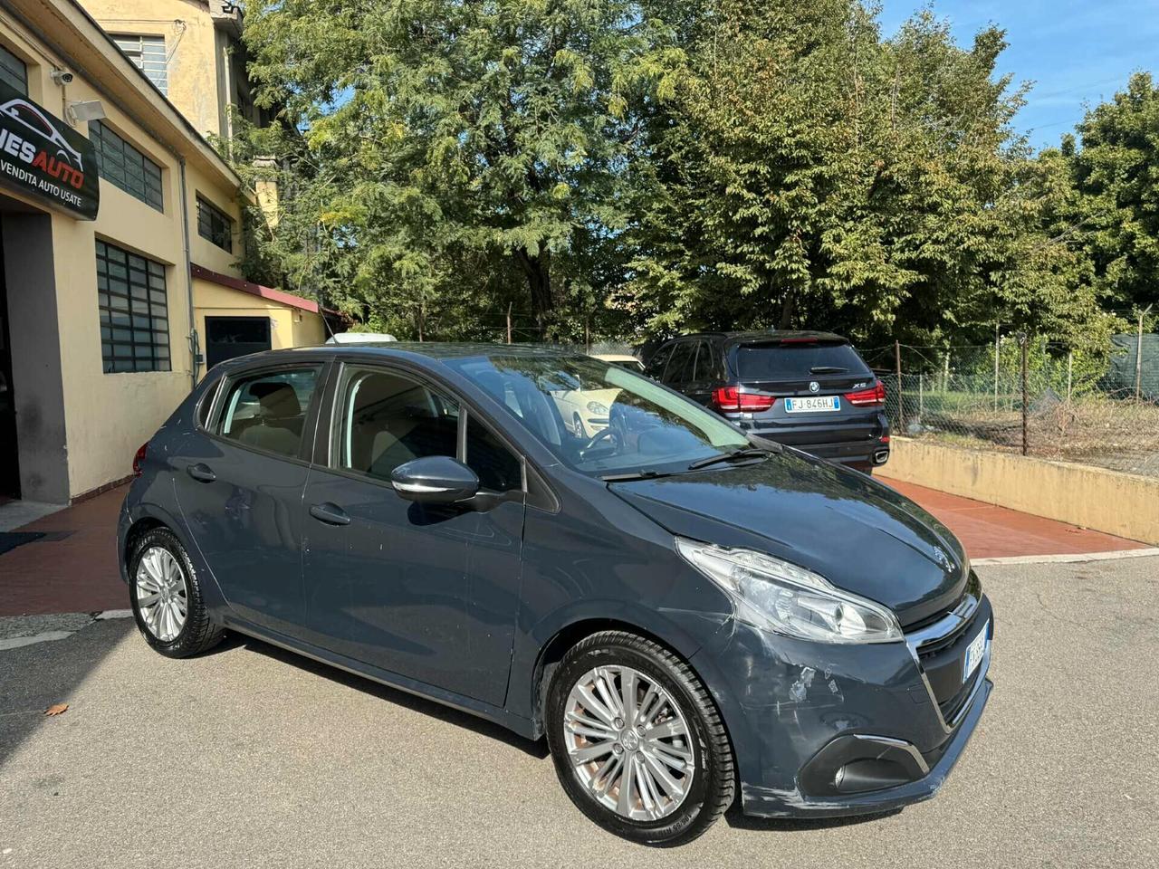 Peugeot 208 Anno 2019 1.2 Benz CARROZZERIA DA VISIONARE