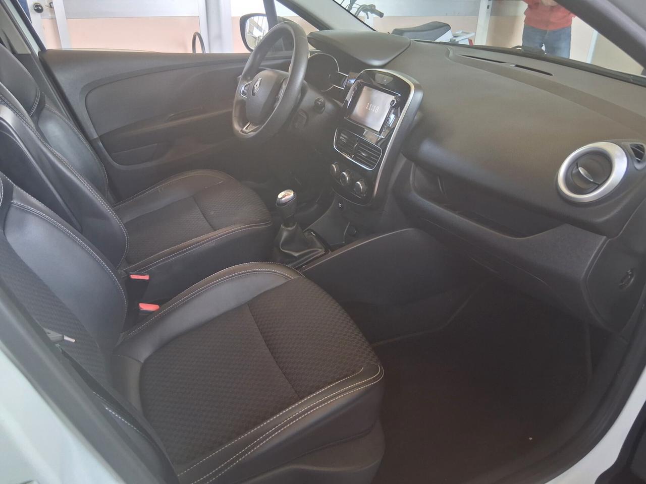 Renault Clio TCe 12V 75 CV 5 porte Duel