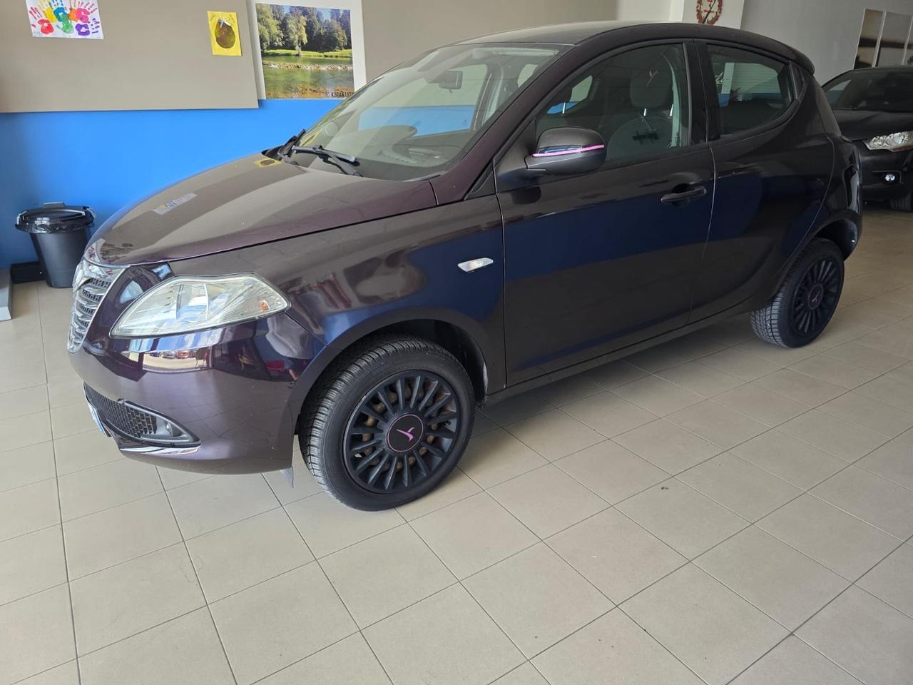 Lancia Ypsilon 0.9 TwinAir 85 CV 5 porte Metano Ecochic Gold
