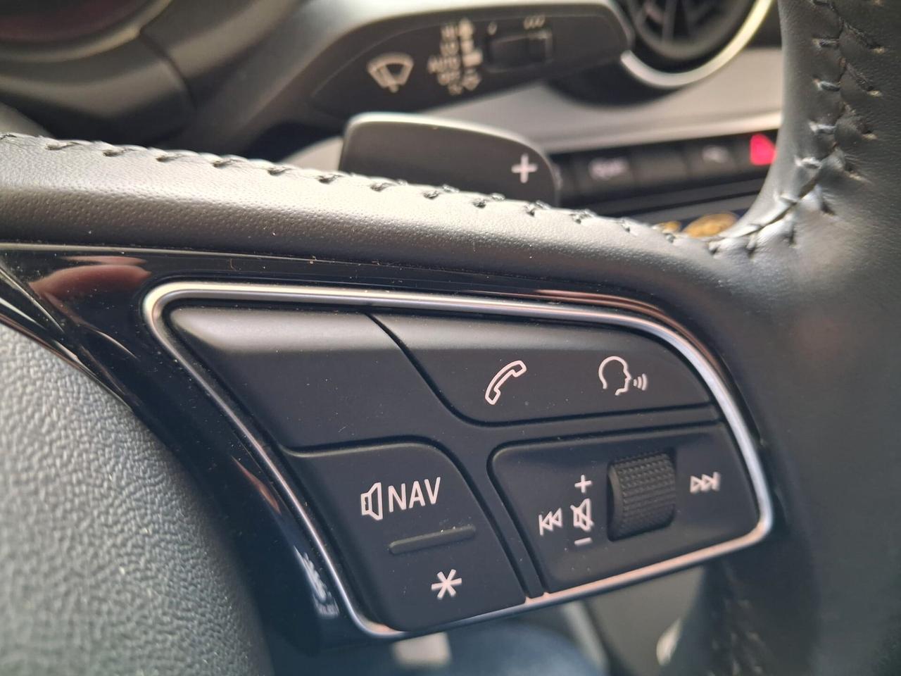 Audi Q2 30 TDI S tronic Business Design