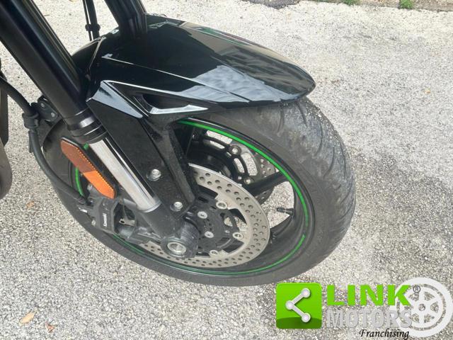 KAWASAKI Versys 1100 S .