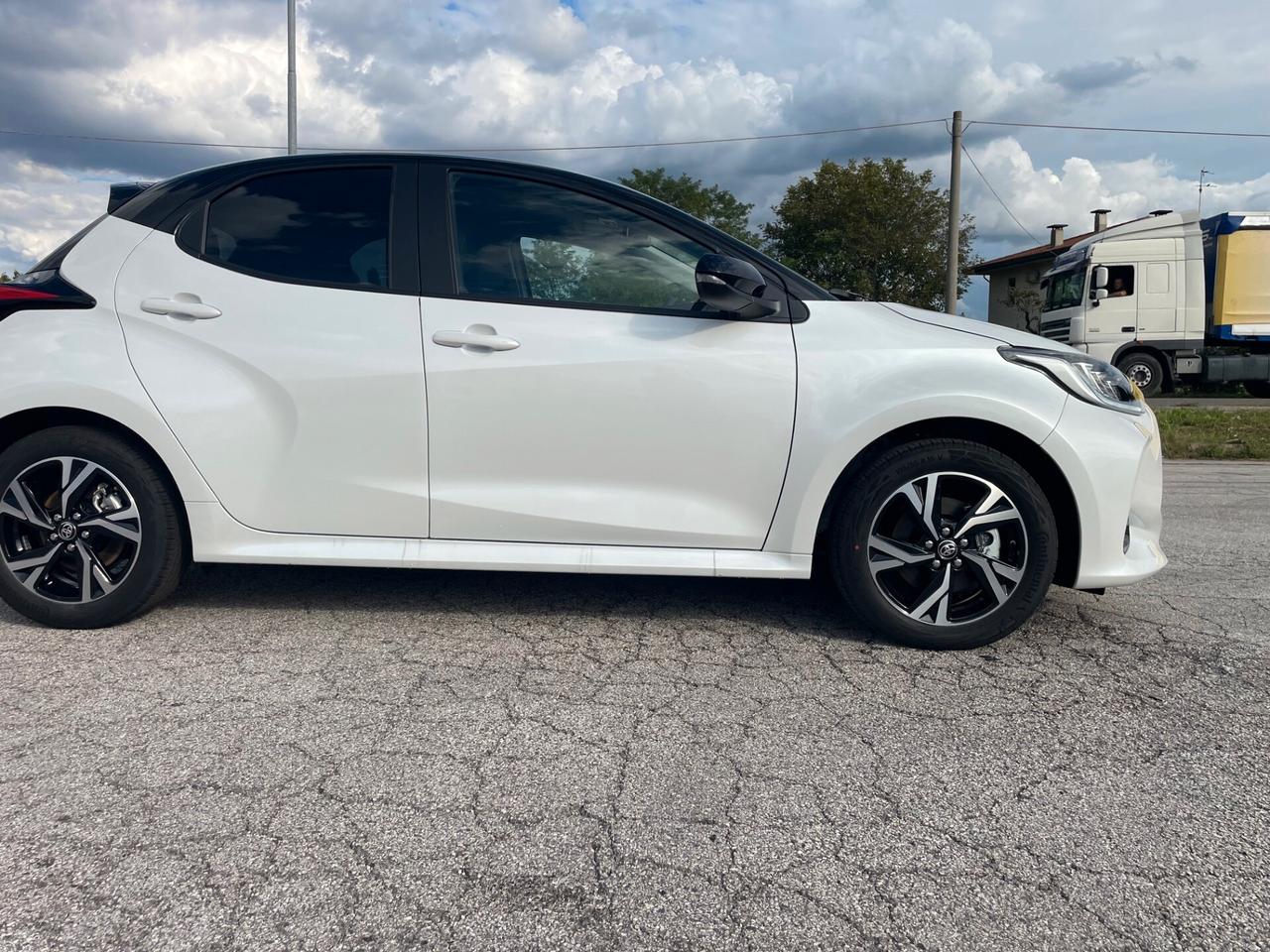 Toyota Yaris 1.5 Hybrid 5 porte Trend