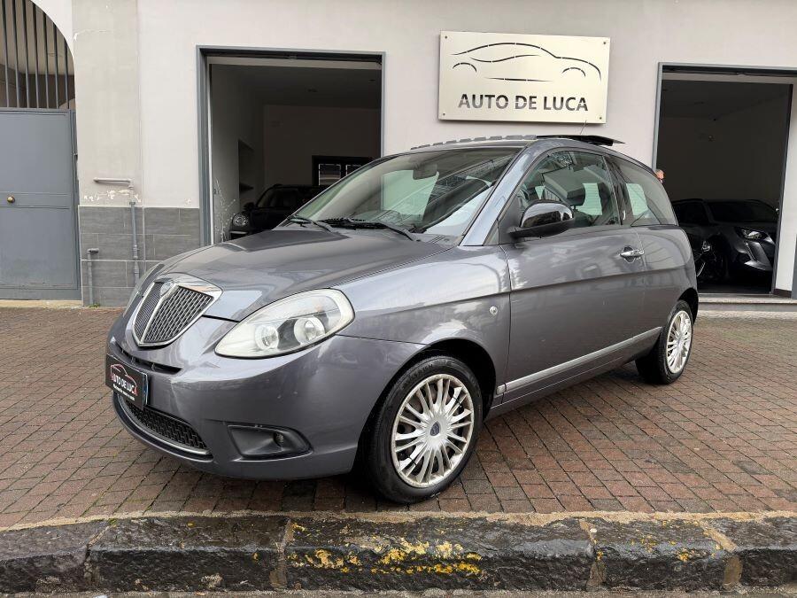 lancia ypsilon 1.3 mjet platino certificata tetto