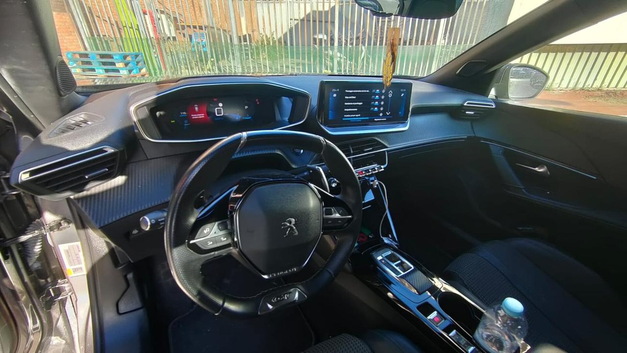 Peugeot 2008 BlueHDi 130 EAT8 GT