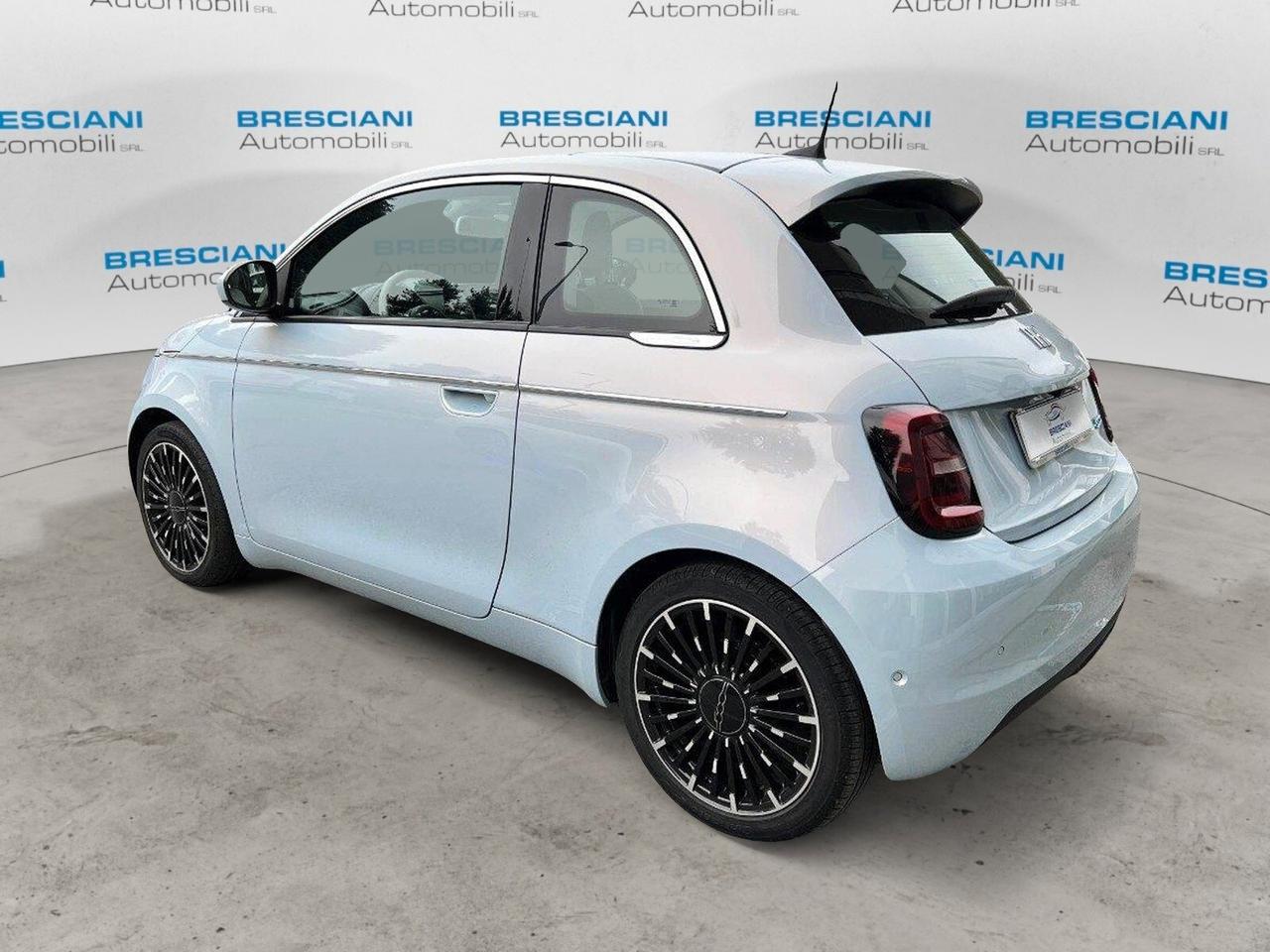 Fiat 500E Berlina 42 kWh La Prima