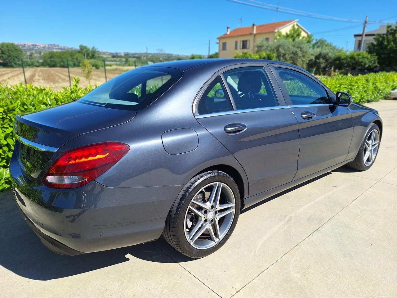 Mercedes Benz C 200 136cv. Automatica