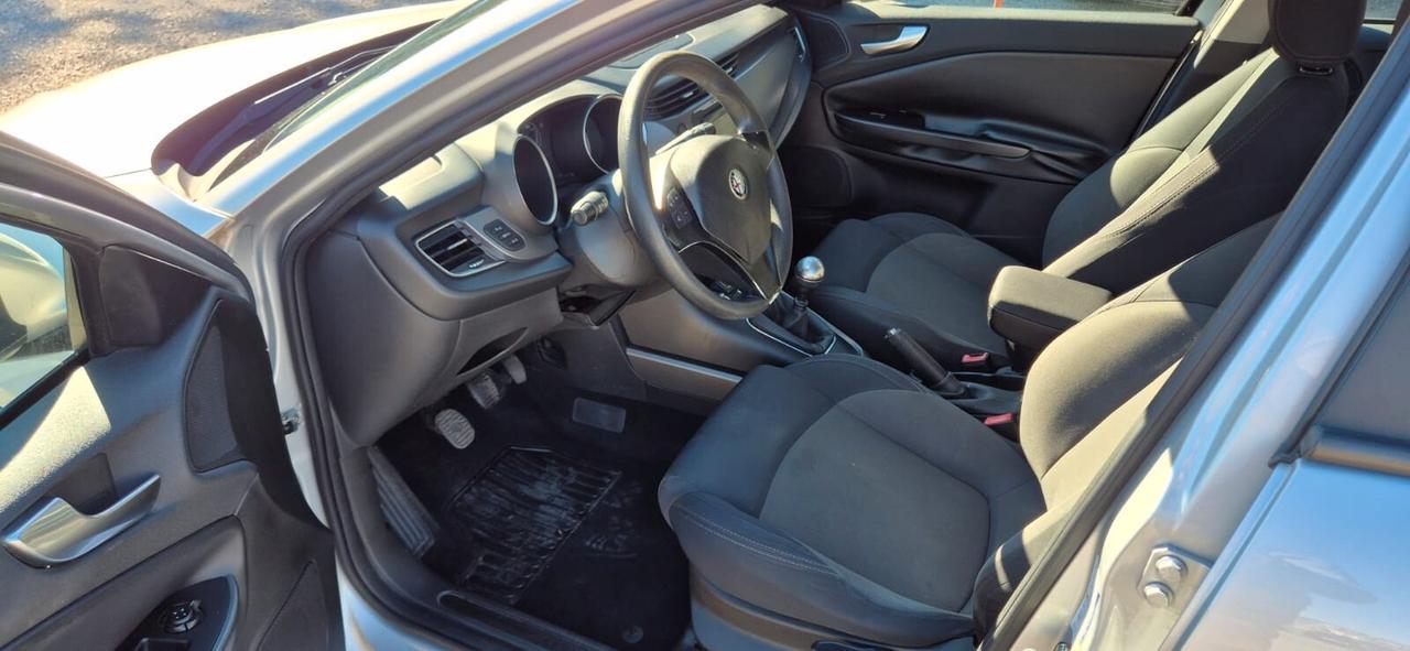 Alfa Romeo Giulietta 1.6 JTDm-2 120 CV Distinctive-E6