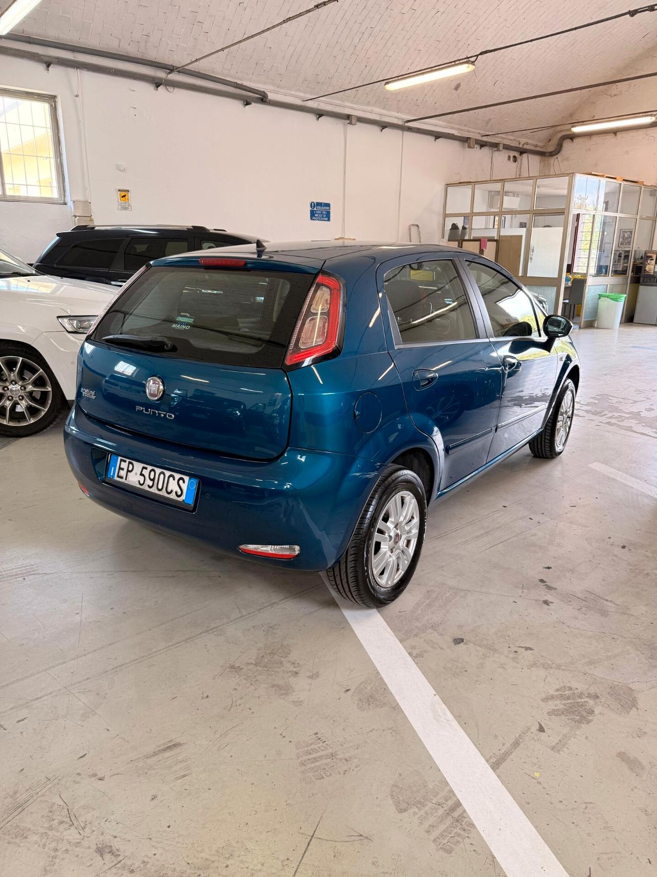 Fiat Punto 1.4 8V 5 porte Natural Power Lounge 77CV