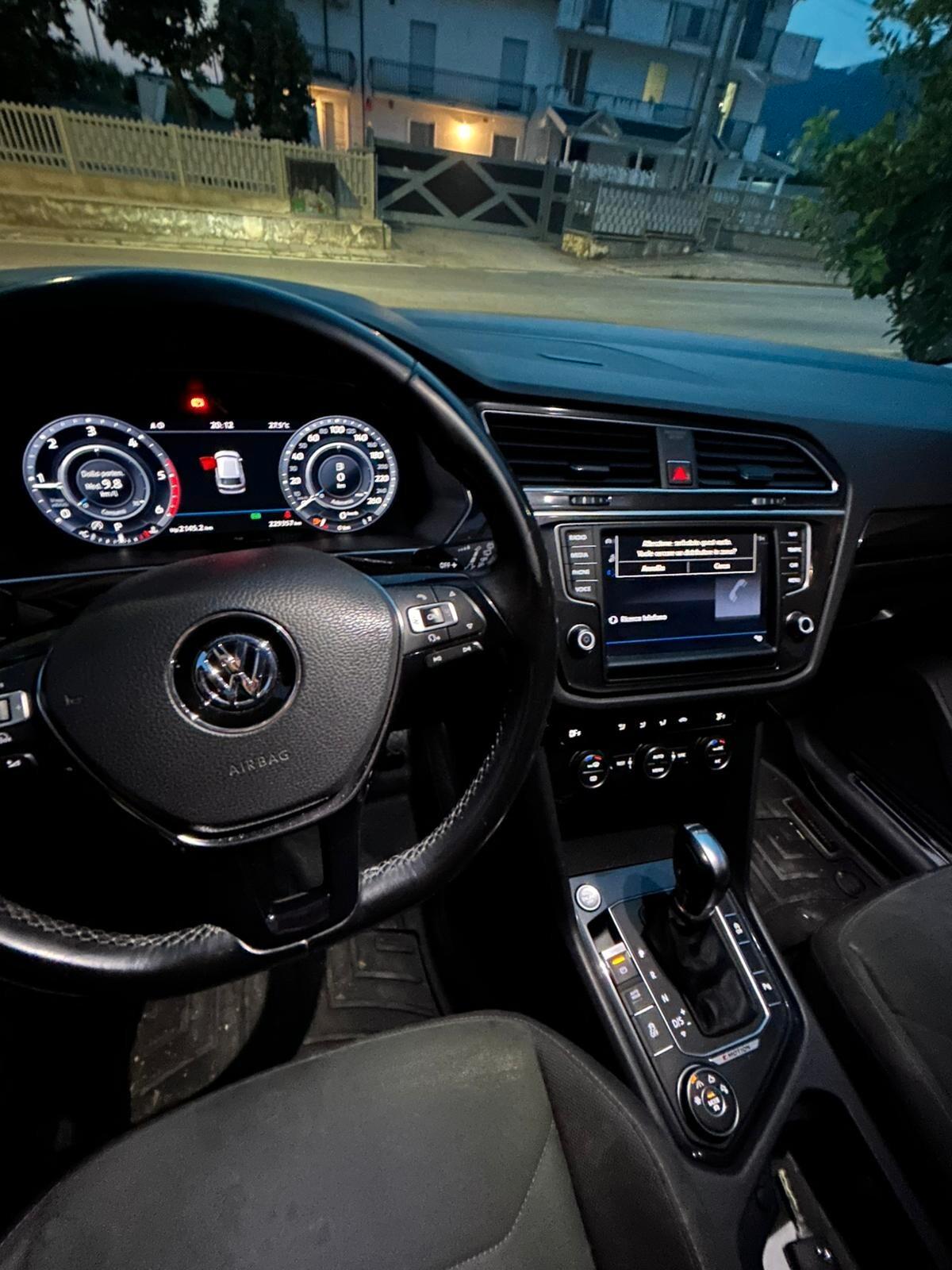 Volkswagen Tiguan 2.0 BiTDI SCR DSG 4MOTION Executive R-Line BMT