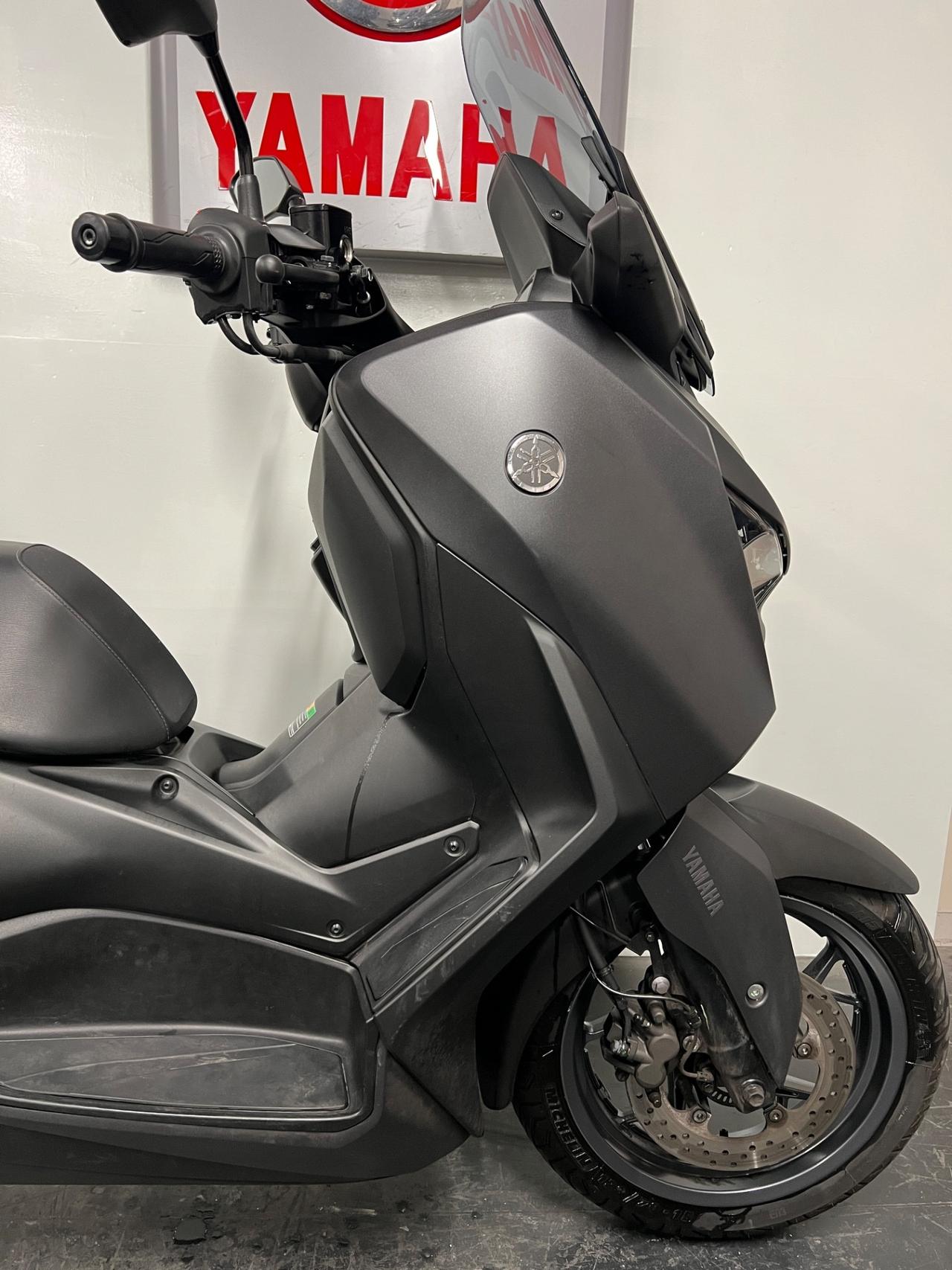 Yamaha X-Max 300