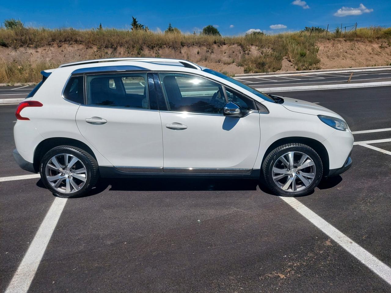 Peugeot 2008 1.6 e-HDi 92cv Allure