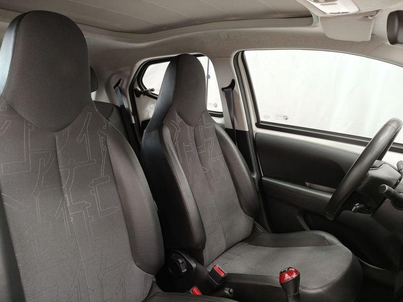 Toyota Aygo 1.0 VVT-i 69 CV 3 porte x-wave bordeaux