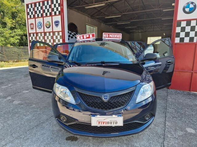 Lancia Ypsilon 1.2 69 CV 5 porte GPL Ecochic Elefantino Blu