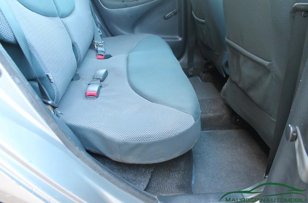 Toyota Yaris 1.3 BENZINA 35000 KM