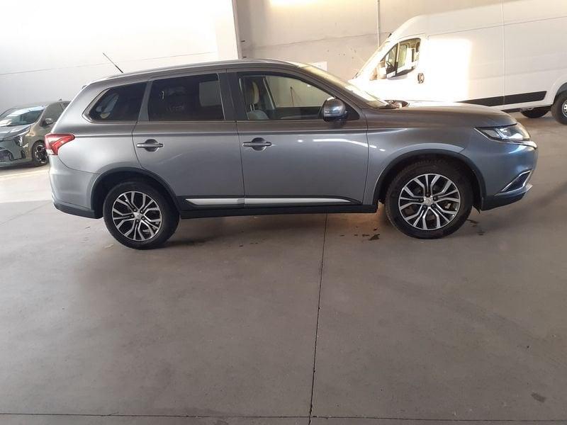 Mitsubishi Outlander Outlander 2.2 DI-D 4WD Instyle 7p.