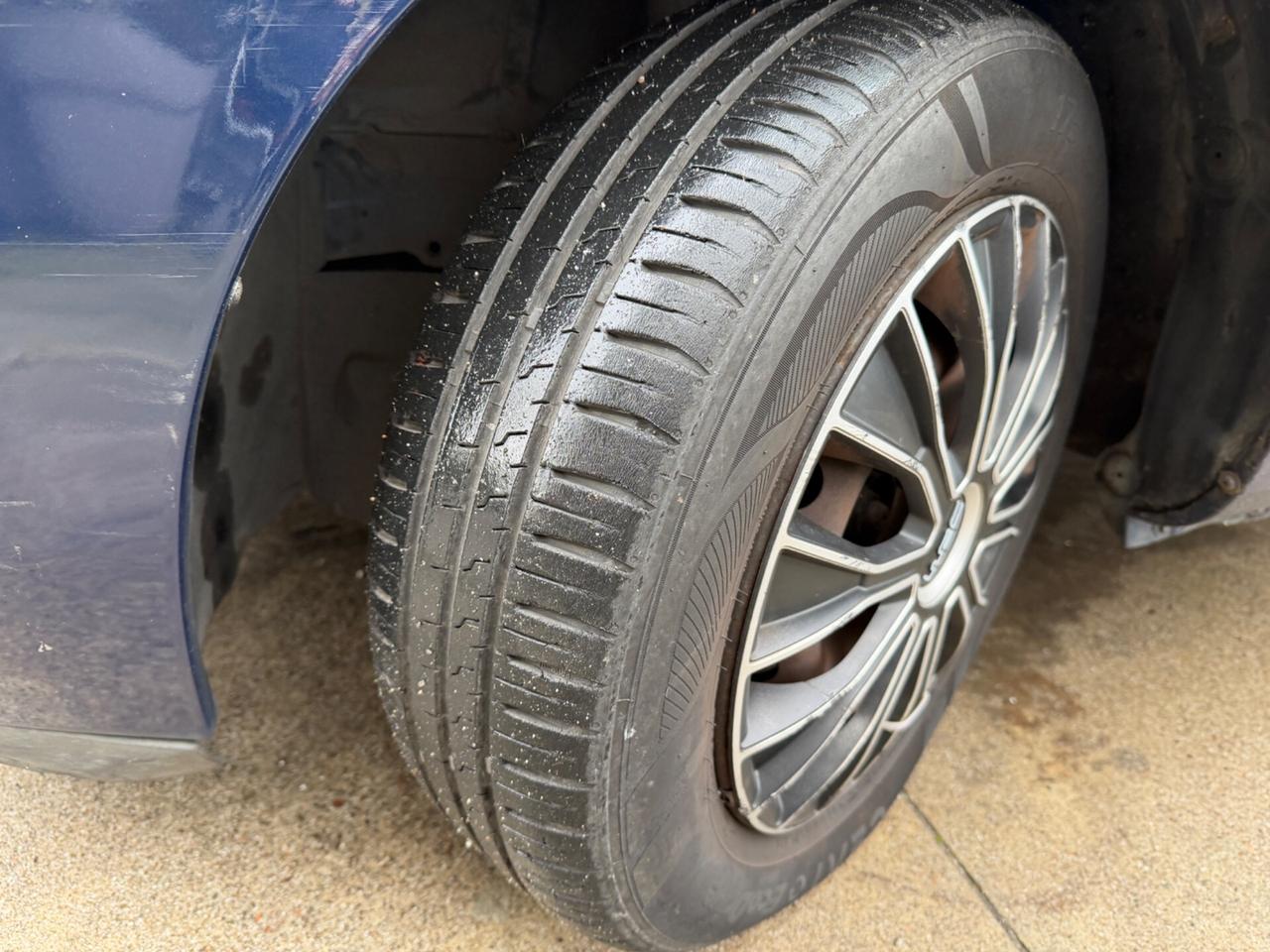 Renault Clio 1.2 BENZINA NEOPATENTATI CONSUMI BASSI