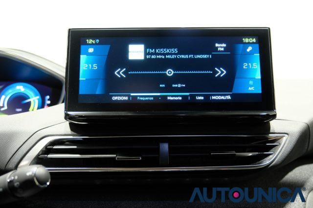 PEUGEOT 3008 HYBRID4 300 E-EAT8 ALLURE PACK