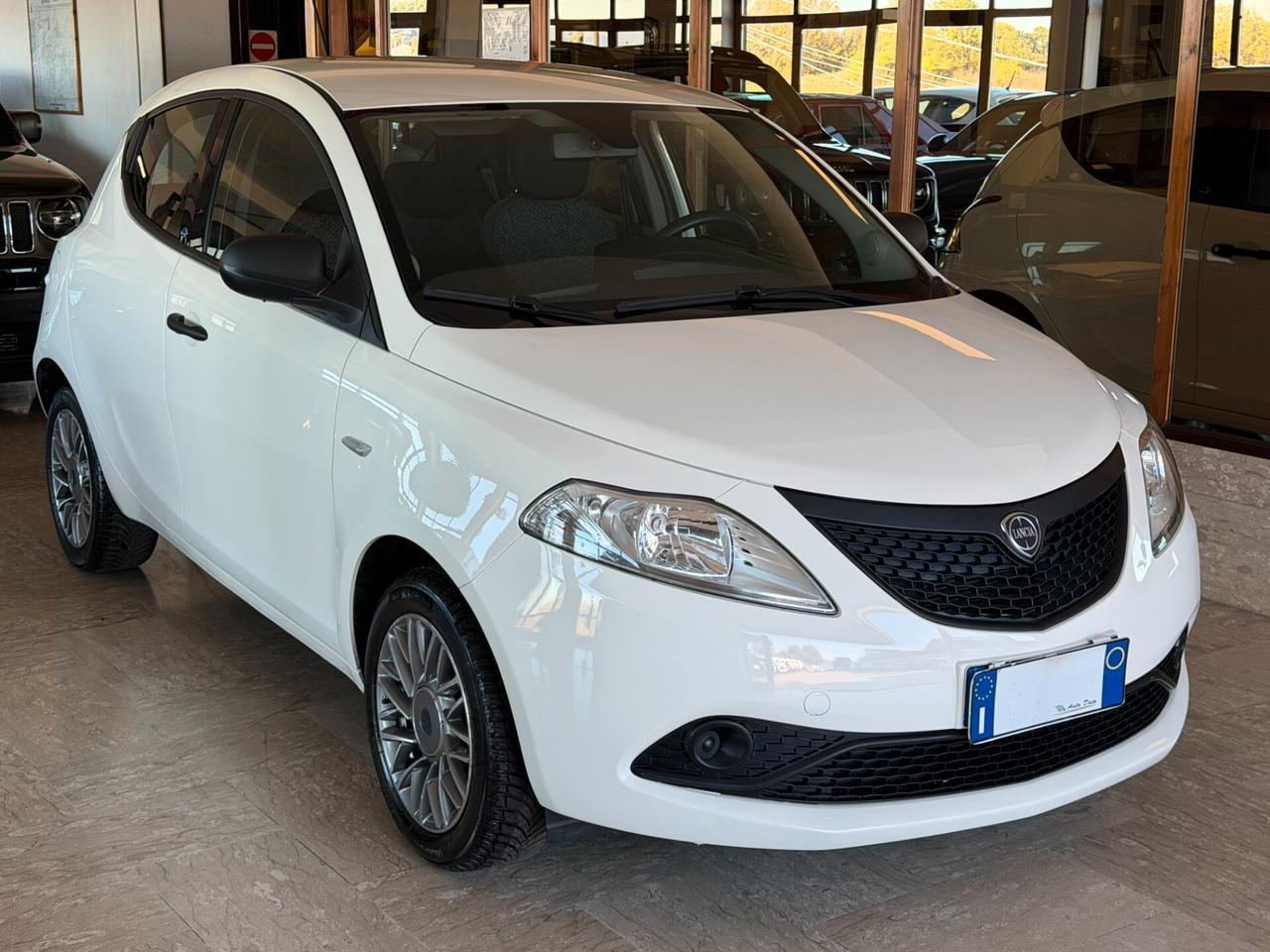 Lancia Ypsilon 1.2 69 cv. ELEFANTINO BLU