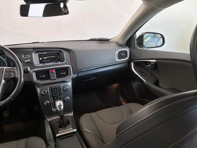 VOLVO V40 Cross Country D2 1.6 Summum