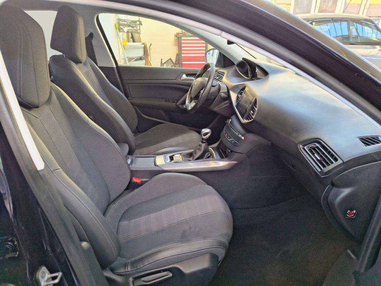 Peugeot 308 PureTech Turbo 130 S&S Allure