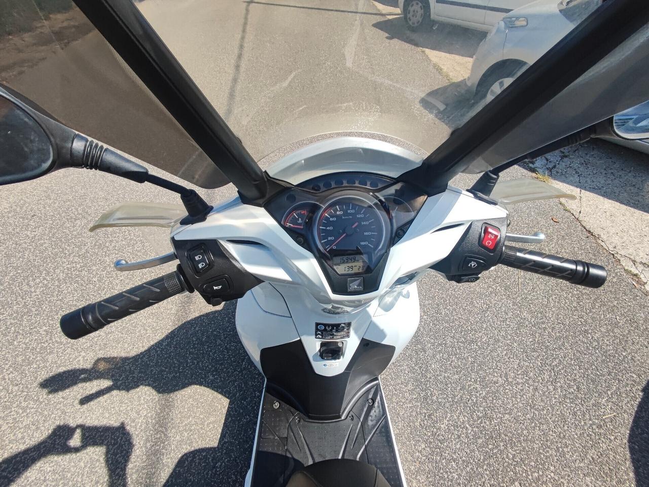 Honda SH 300 i