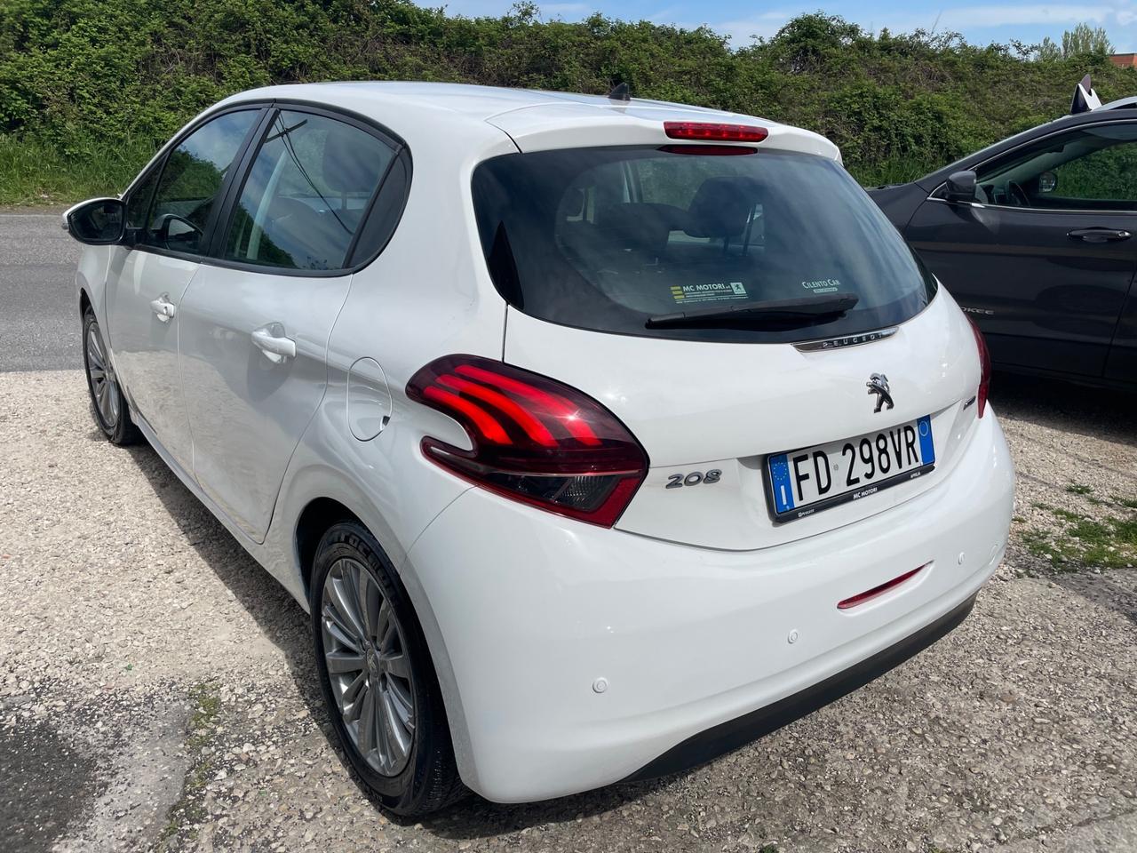 Peugeot 208 BlueHDi 75 5 porte allure POCHI KM !!eu6B!!