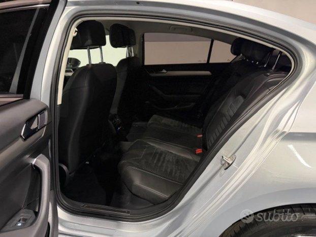 VOLKSWAGEN Passat 2.0 TDI 150CV HIGHLINE BERLINA