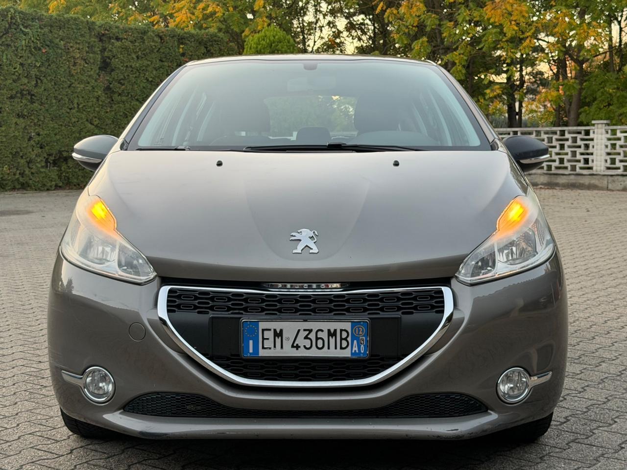Peugeot 208 1.4 HDi 68 CV 5 porte Allure