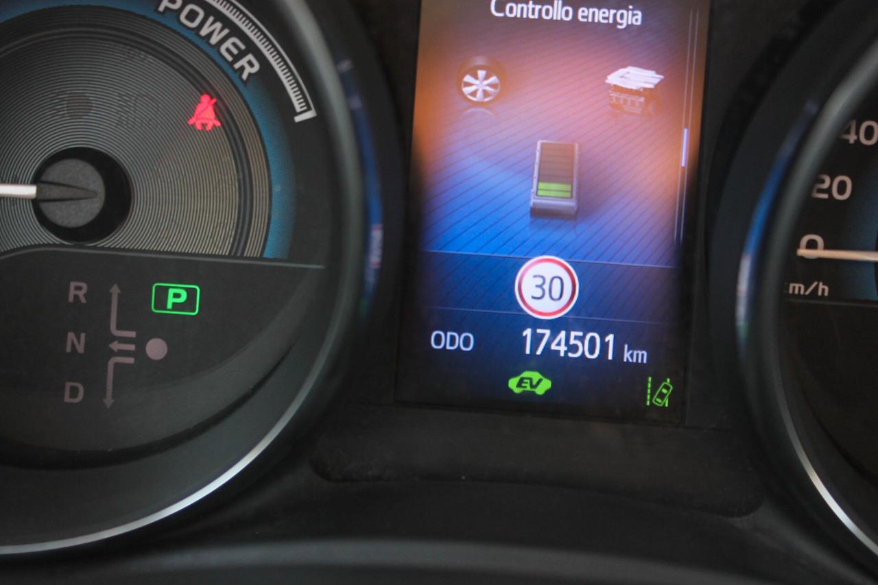 Toyota Auris Touring Sports 1.8 Hybrid Business