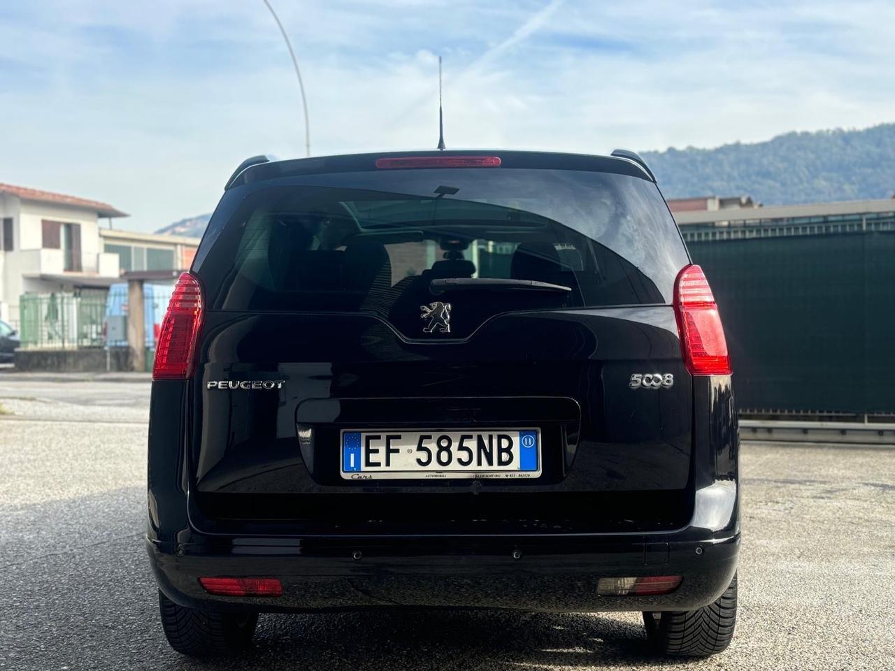 Peugeot 5008 2.0 HDi 150CV Allure