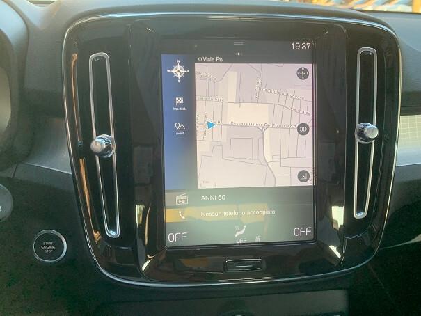 Volvo XC40 T2 Geartronic Momentum Pro