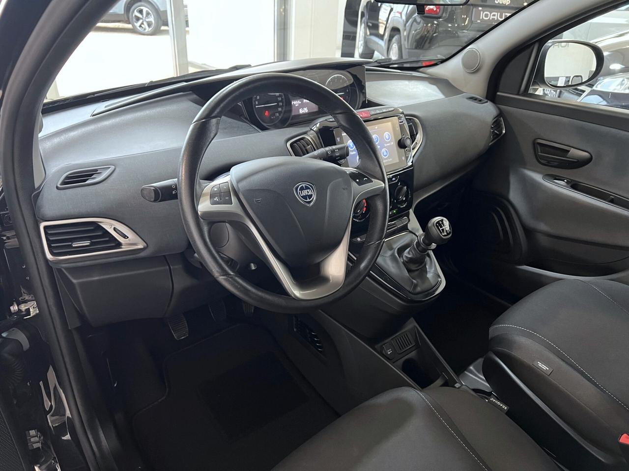 Lancia Ypsilon 1.0 FireFly 5 porte S&S Hybrid Gold