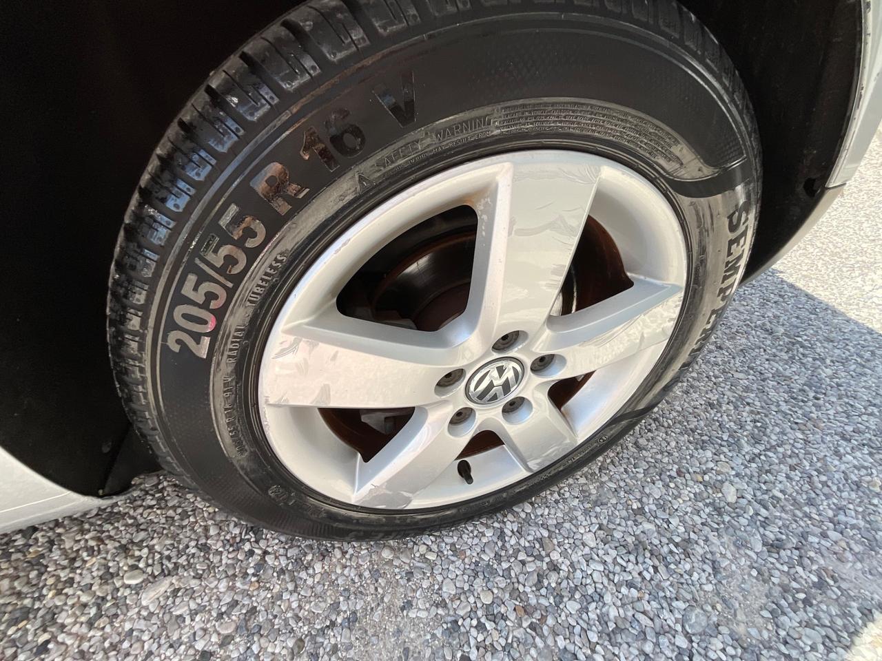 Volkswagen Golf 2.0 TDI DPF 4mot. 5p. Sportline