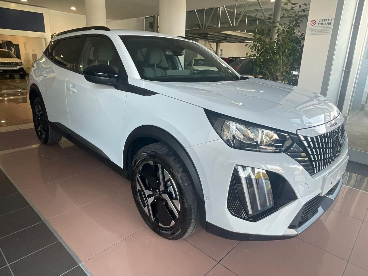 PEUGEUT 2008 1.2 B 100 ALLURE