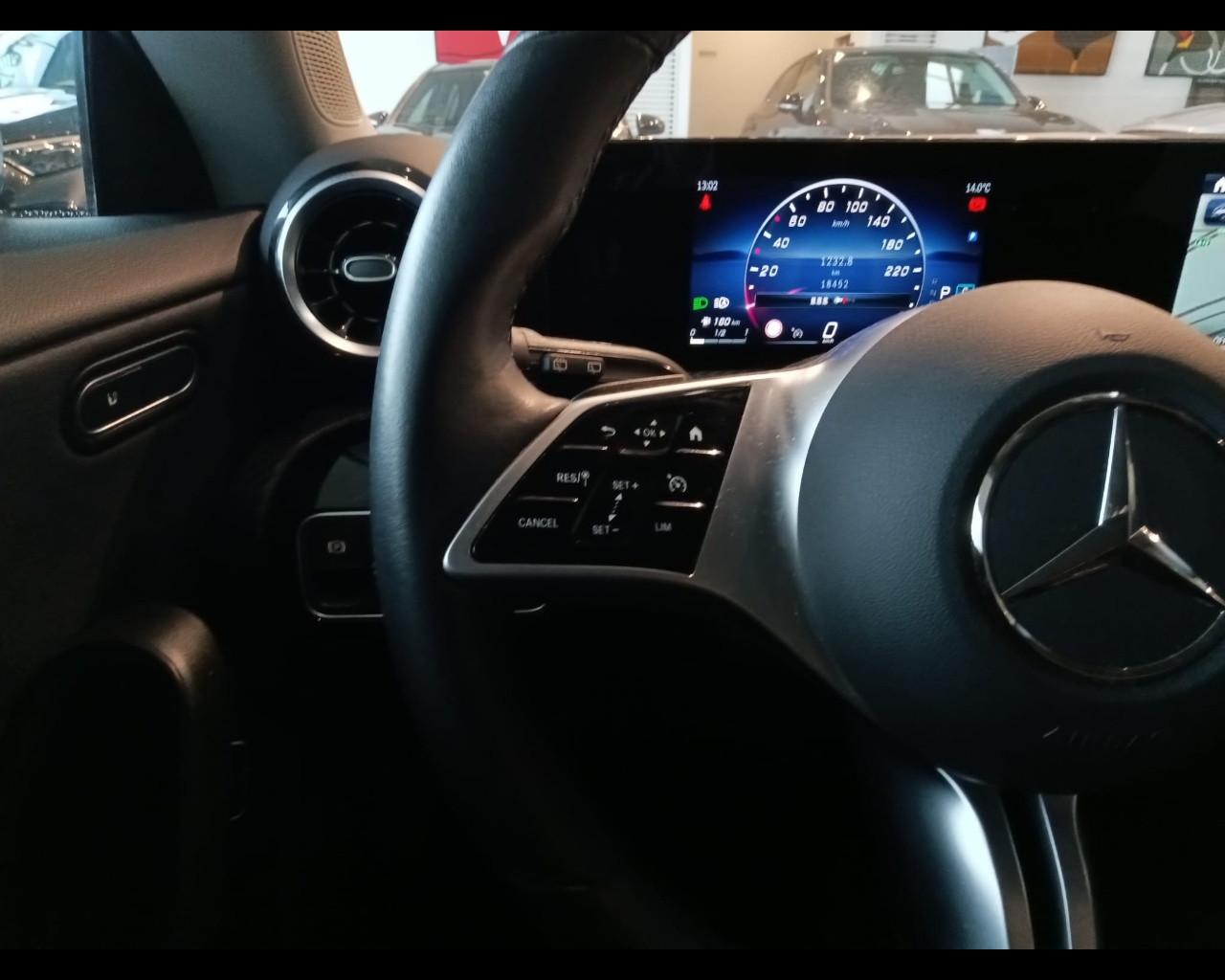 Mercedes-Benz CLA Sh.Brake - X118 2023 - CLA Shooting Brake 180 d Advanced auto