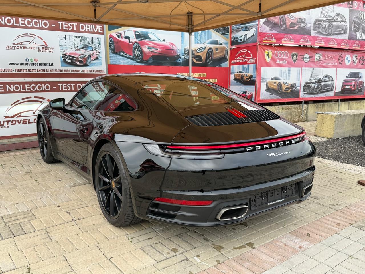 Porsche 992 911 Coupe 3.0 Carrera total black/Porsche Approved