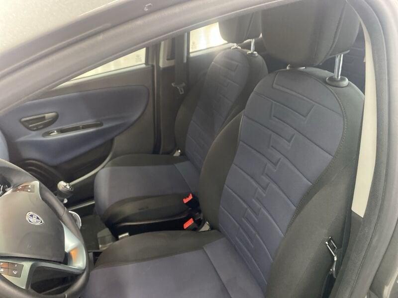 Lancia Ypsilon New 5 porte My24 1.0 Firefly 70 CvStart&Stop Hybrid Oro