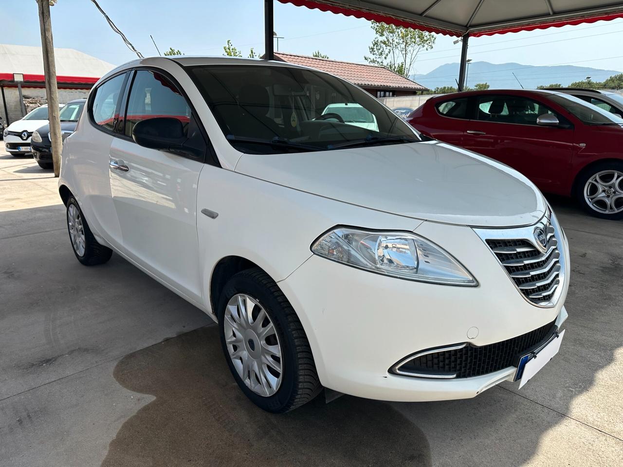 Lancia Ypsilon 1.2*8V*GOLD*PDC*MP3*CITY*NEOPATENTATI*
