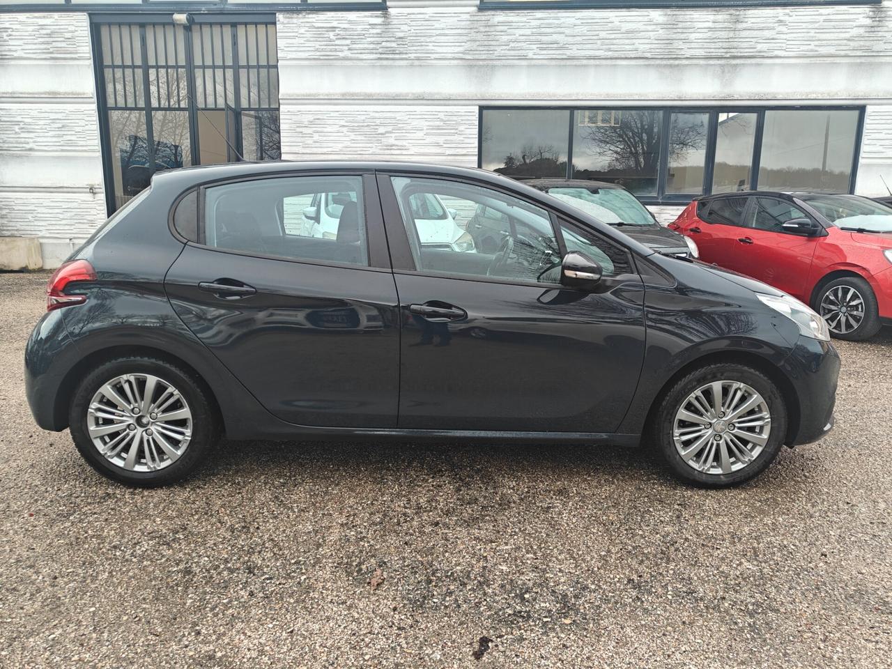 Peugeot 208 1.2 5 porte Active 2017
