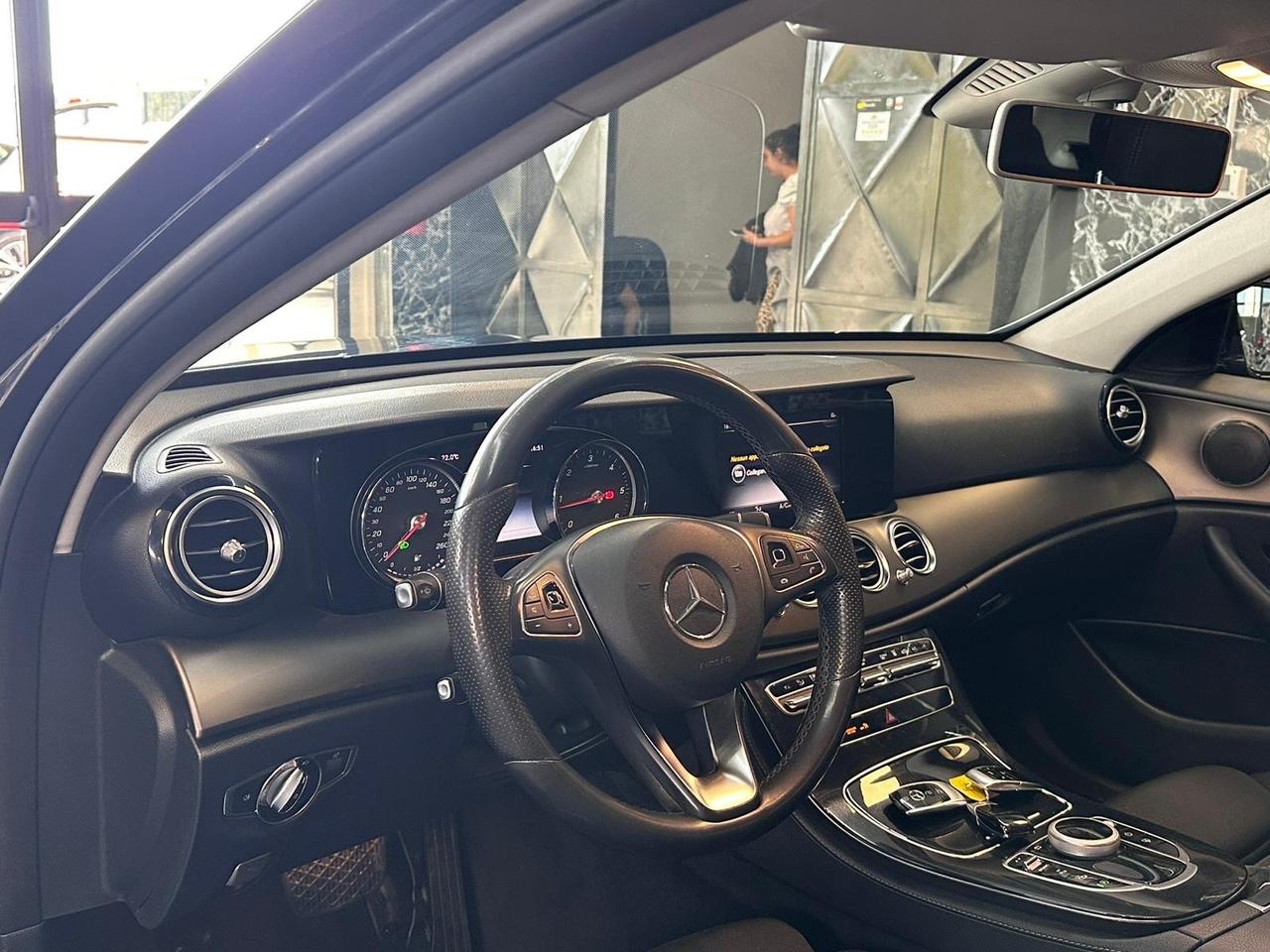 Mercedes-benz E 220 d Auto Business Sport