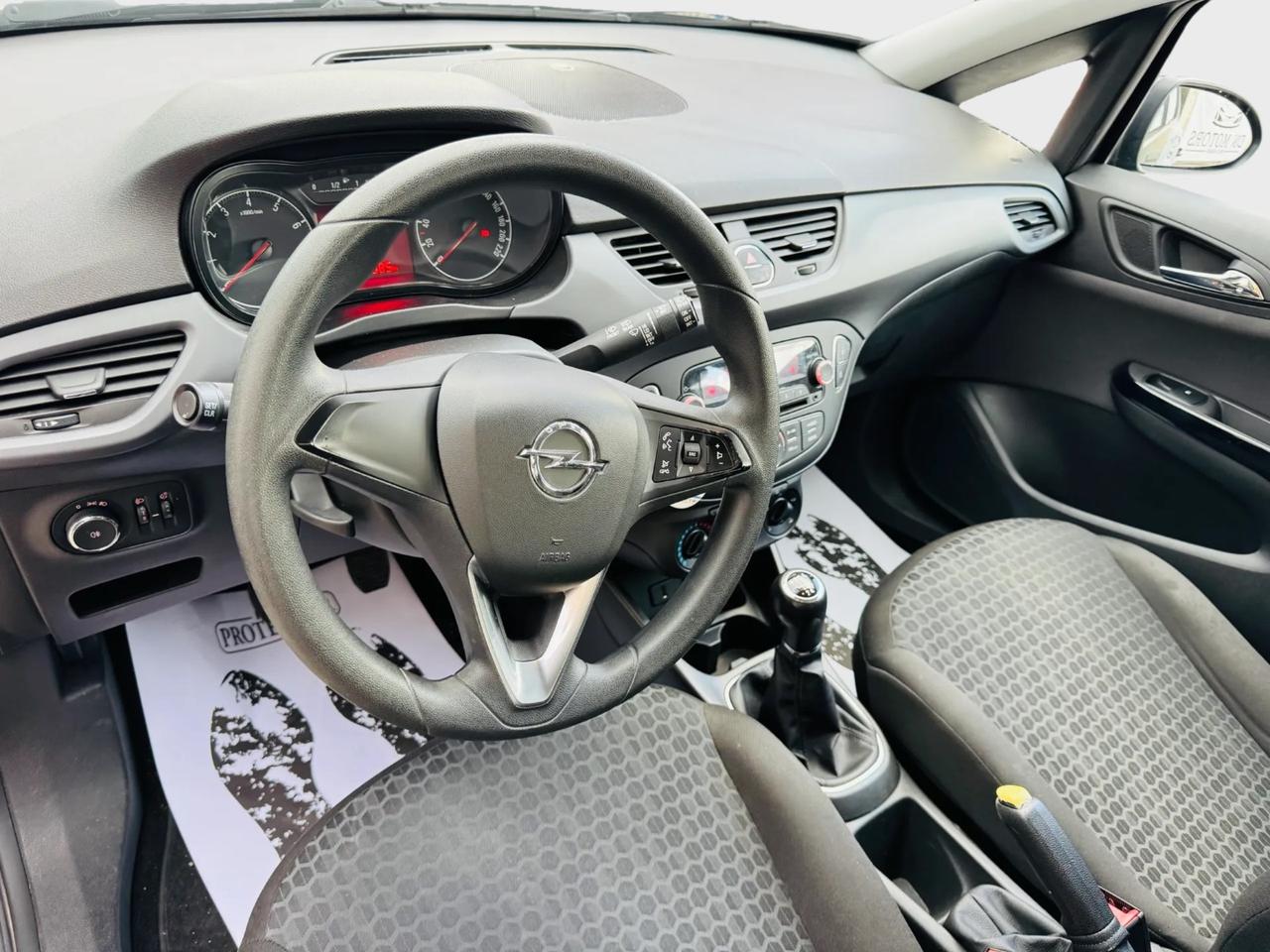 Opel Corsa 1.2 benzina anno 2017 130.000km neo