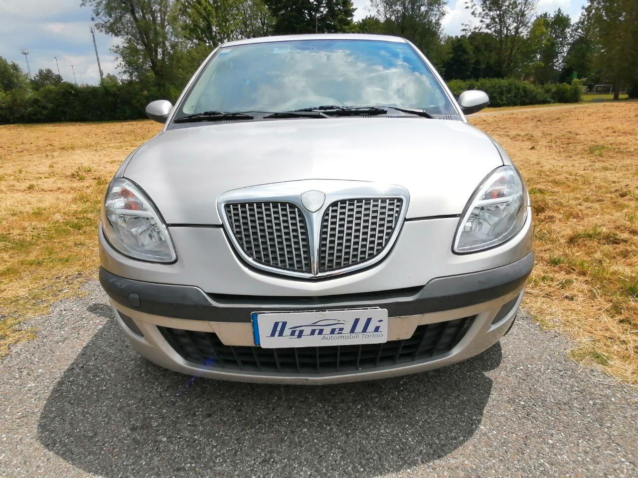 Lancia Ypsilon 1.2 Oro Idonea neopatentati