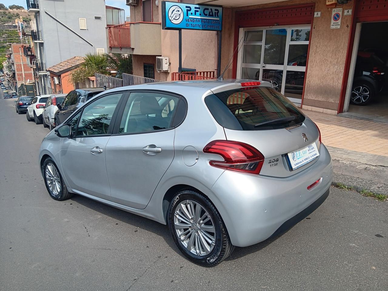 Peugeot 208 BlueHDi 75 5 porte Allure