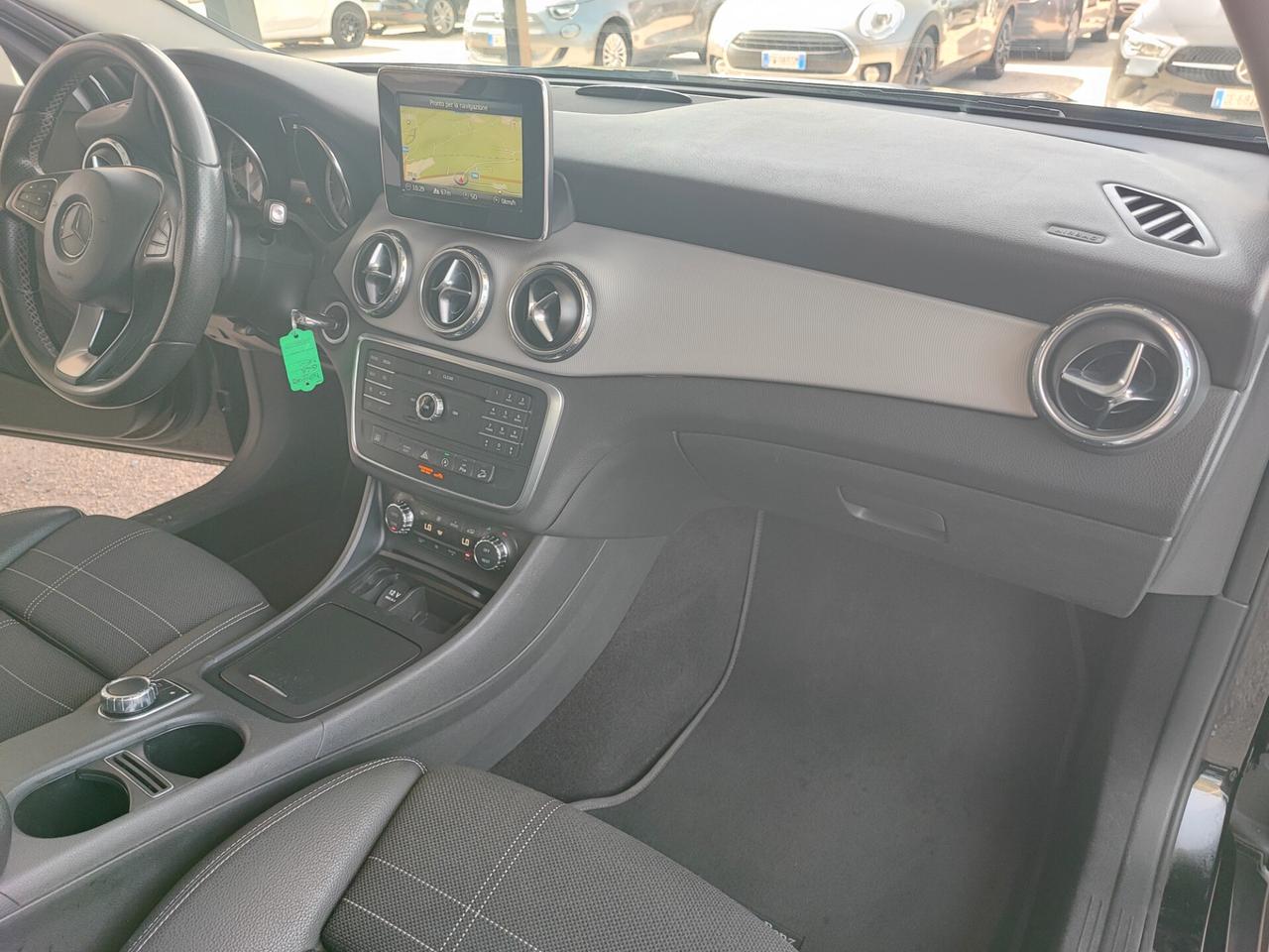 Mercedes-benz GLA 220 d Automatic 4Matic Premium