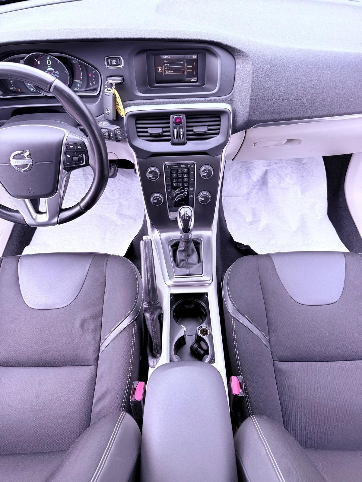 Volvo V40 D2 1.6 Powershift Summum
