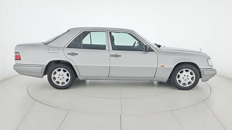 Mercedes-Benz Serie E E 200 cat Elegance ASI